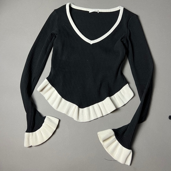 Beautiful contrast asymmetric sweater Zara - Picture 1 of 4